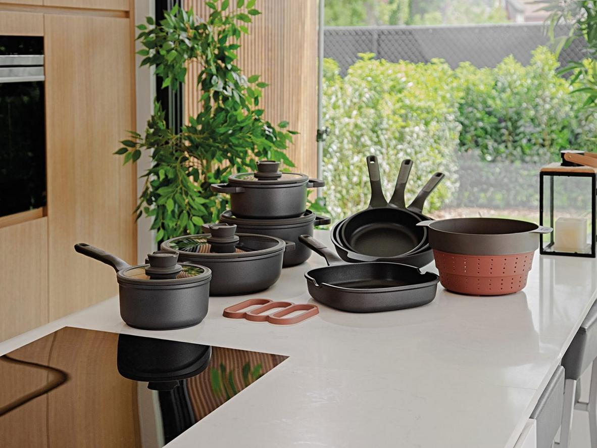 Lớp chống dính gốm CeraGreen an toàn, dễ vệ sinh