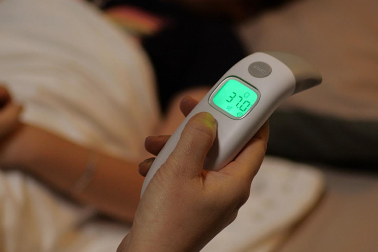 Tóm tắt nhanh: 3 giây, ±0.1°C, lưu 20 lần.