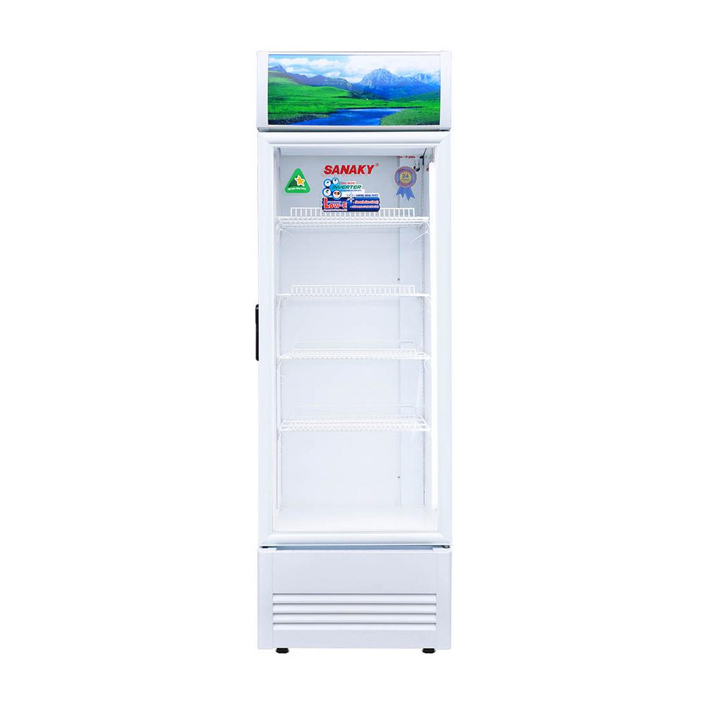 Tủ mát Sanaky VH-3099K3 trưng bày nước giải khát, kính Low‑E và đèn LED làm nổi bật sản phẩm.