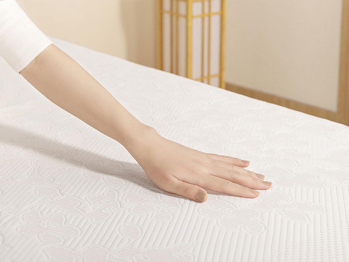 Ume Foam (đàn hồi) + Torii Foam (nền bền) giữ cột sống thẳng hàng.