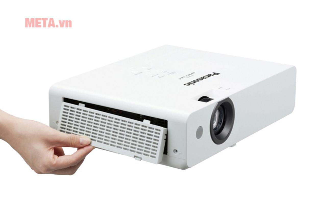 Độ sáng 4.100 ANSI Lumens cho phòng họp và lớp học sáng