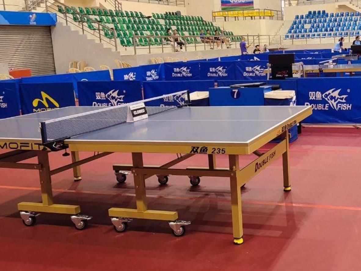 Khung/chân thép 50x50mm — chắc chắn và bền bỉ
