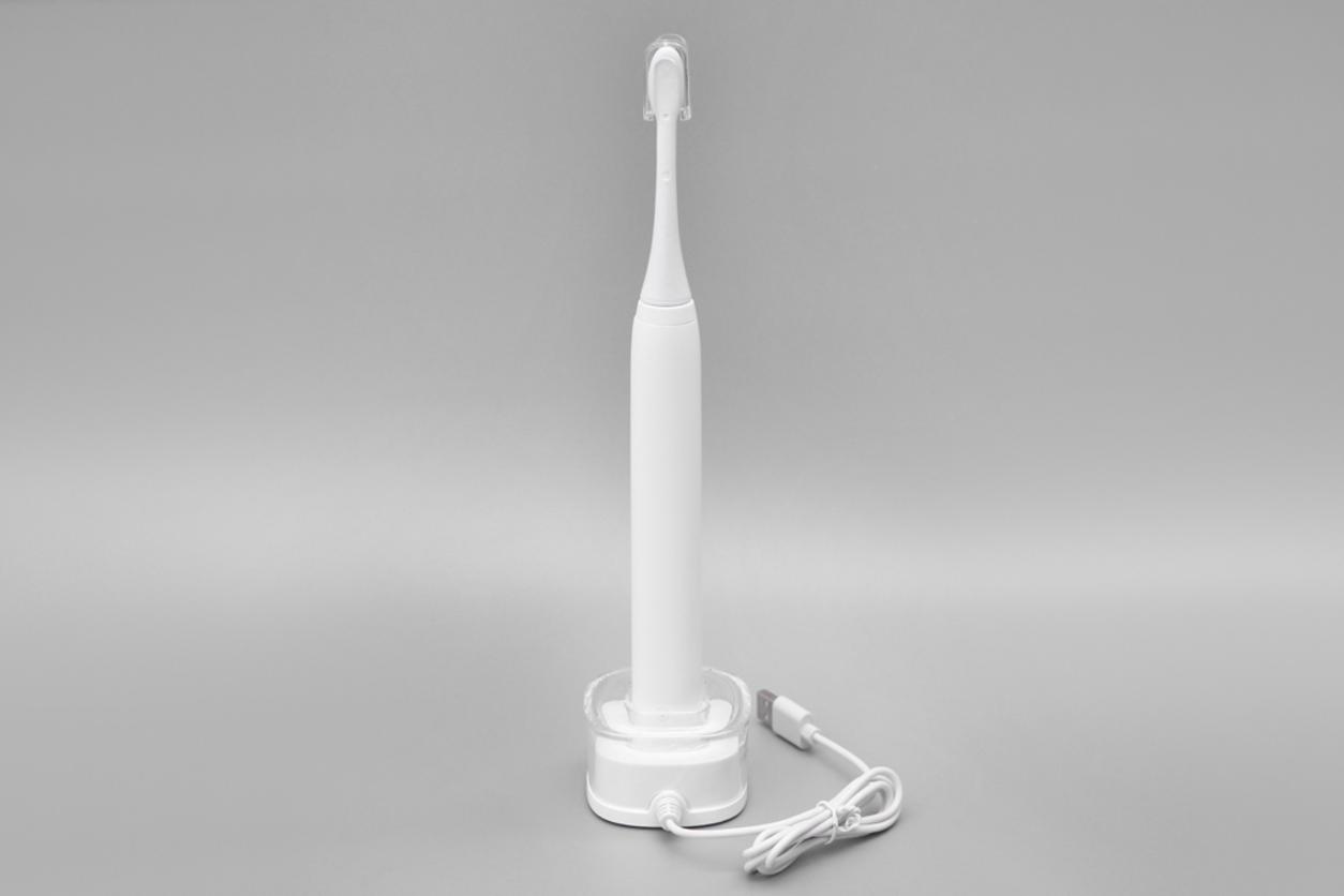 Tổng quan Bàn chải điện Halio Sonic Whitening Toothbrush PRO