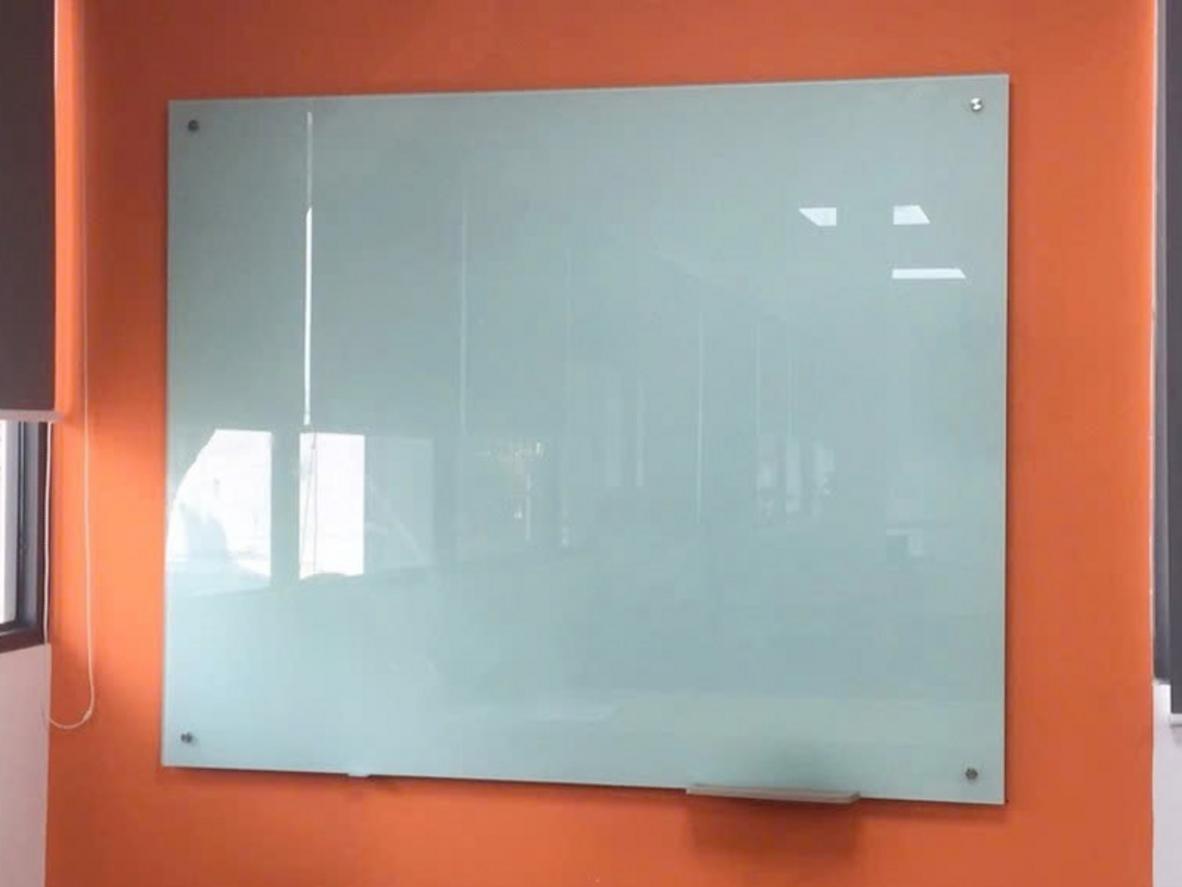 Tổng quan Bảng kính cường lực 8 ly Bavico 80x120cm