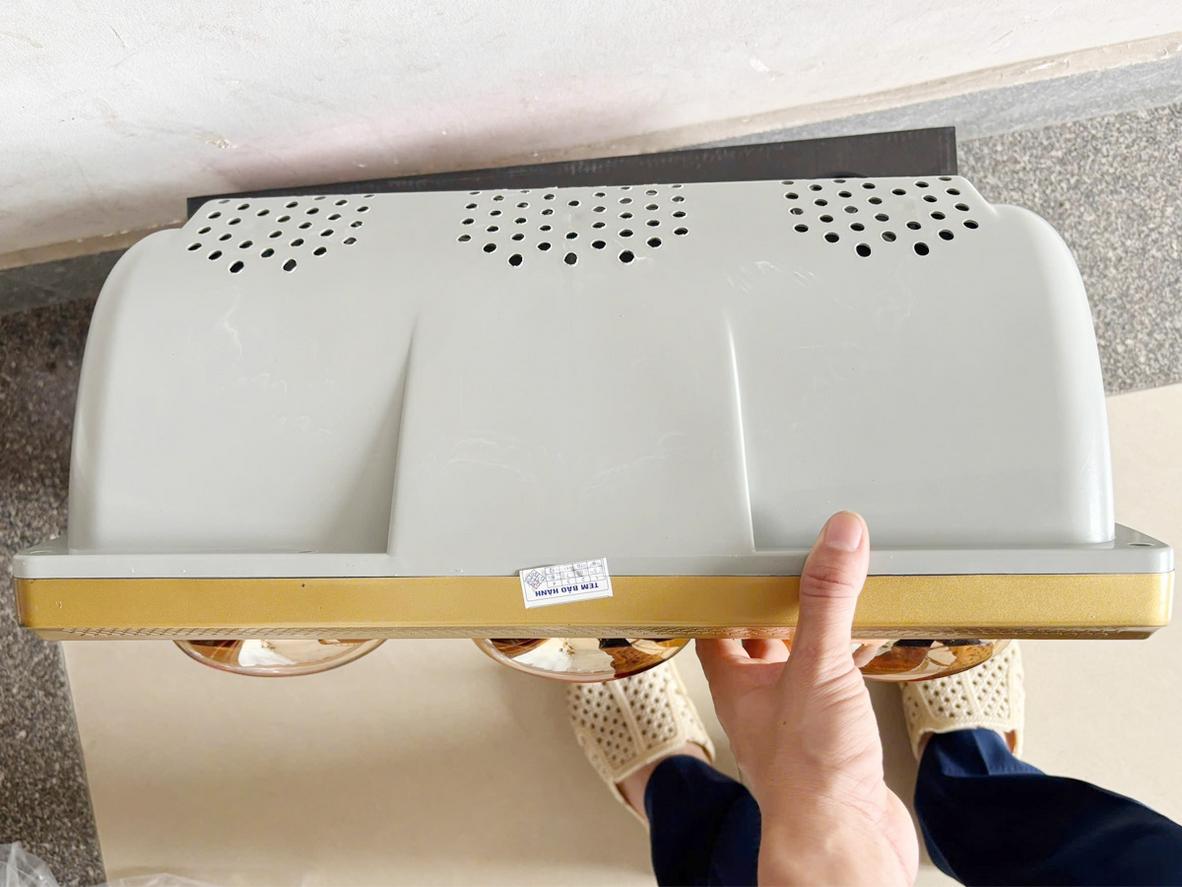 Bóng tráng kim cương giảm chói, bảo vệ mắt trẻ.