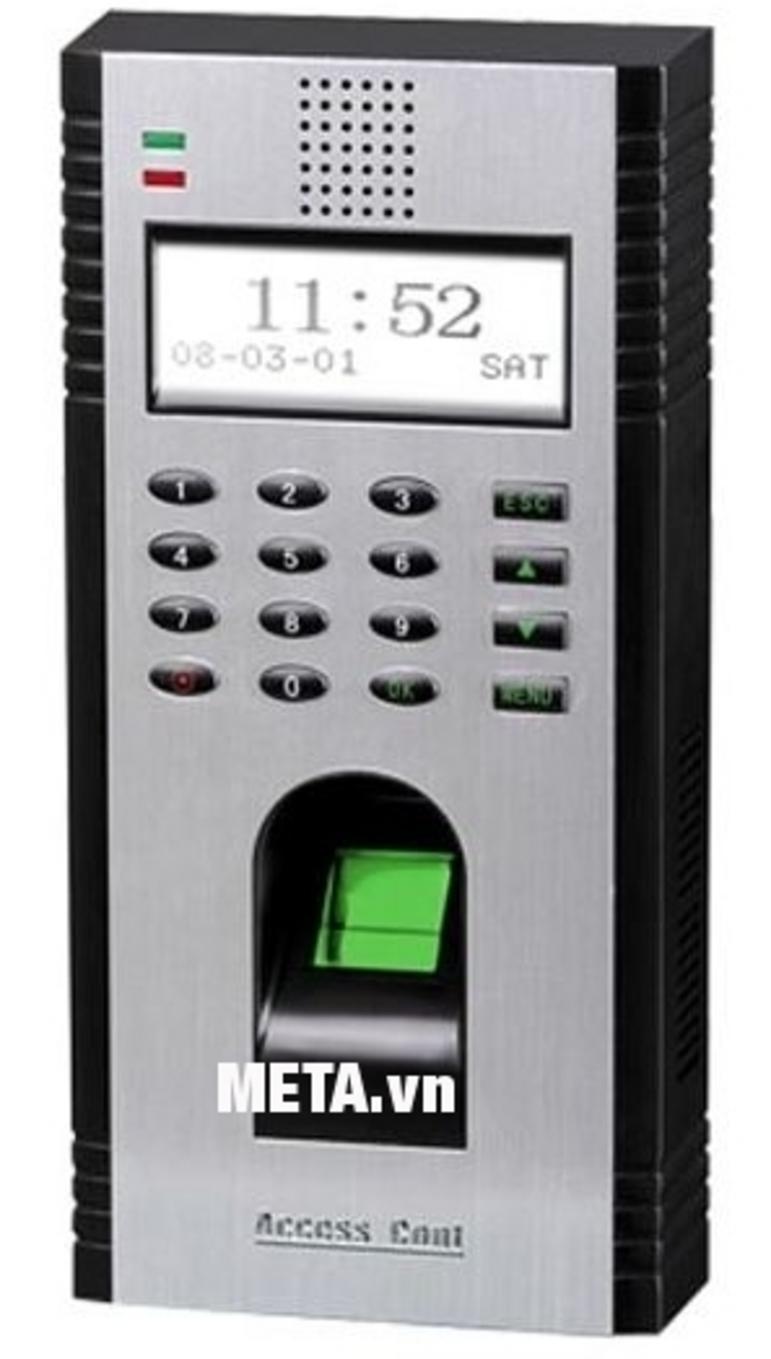 Cận cảnh cảm biến vân tay của F708 - nhận diện nhanh, chống trầy xước.