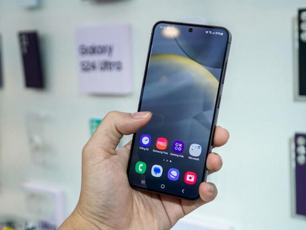 Camera 50MP + AI cho ảnh sắc nét ngay cả khi thiếu sáng