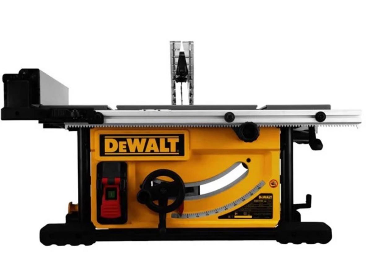 Động cơ 2000W cho khả năng cắt mạnh và ổn định