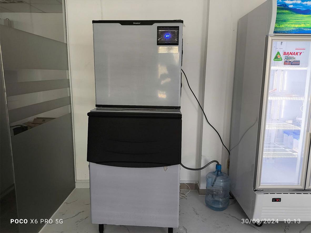 Thép không gỉ và ABS — an toàn thực phẩm, dễ vệ sinh.