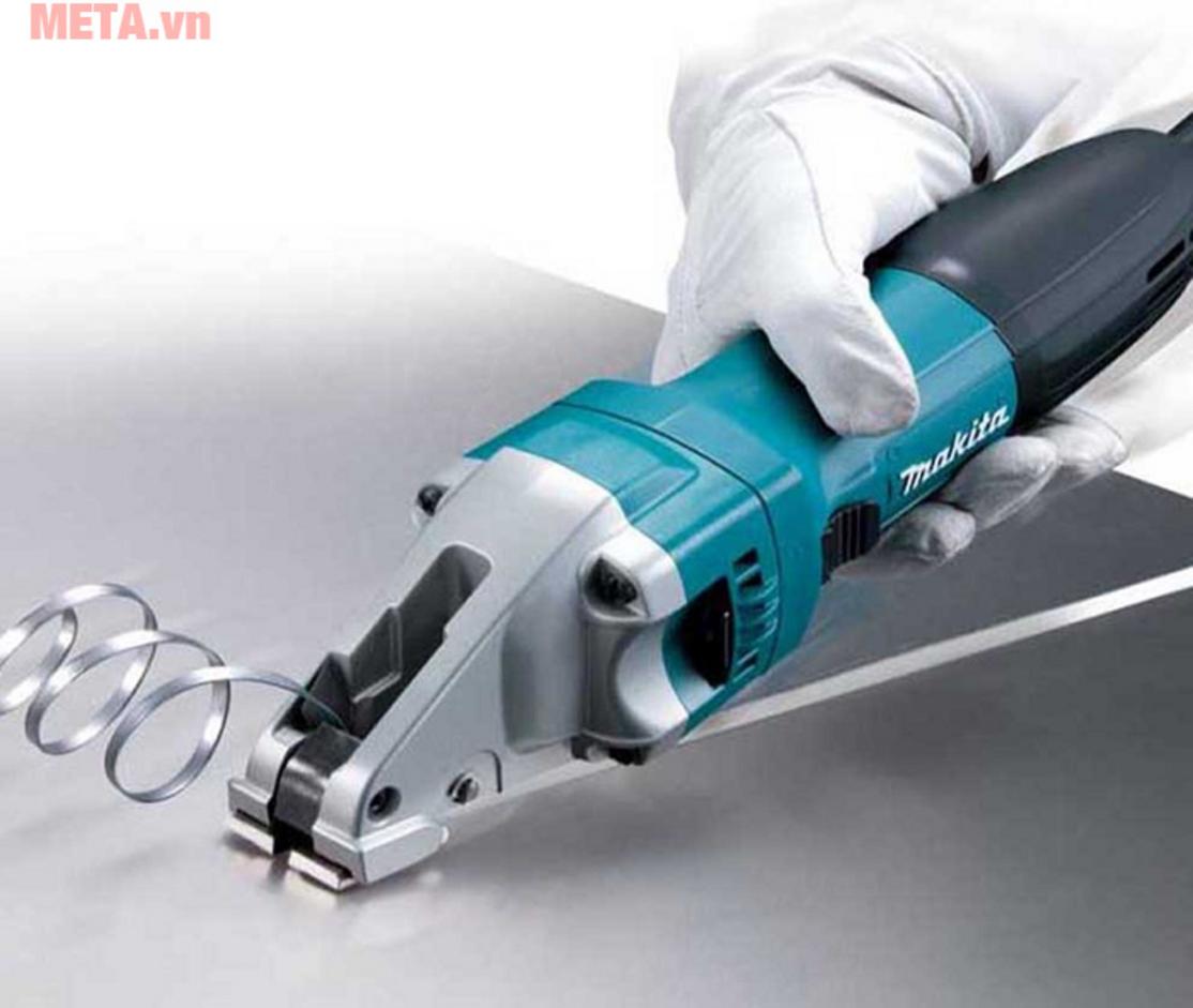 Hiệu suất: 380W và 4.500 spm cho đường cắt nhanh và mịn để lợp mái và gia công tấm kim loại nhân công ít mệt tay hơn khi làm việc cả ngày.