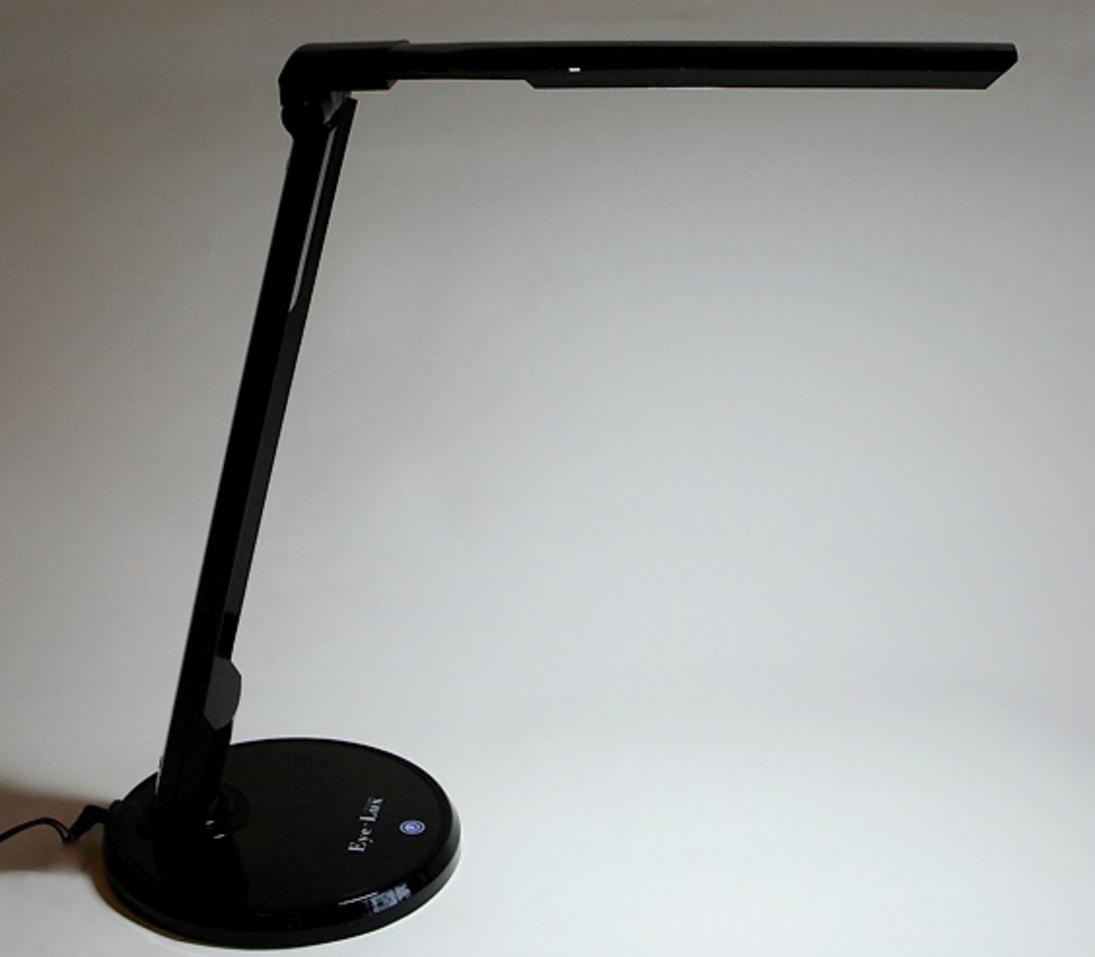 Tổng quan Đèn học LED EYELUX ELX-7200