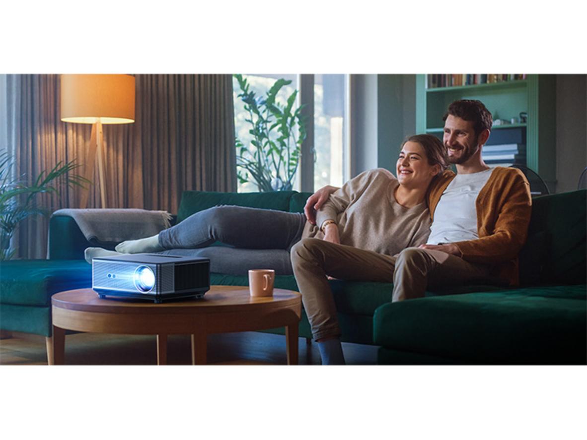 Độ sáng 650 ANSI Lumens cho trải nghiệm xem linh hoạt hơn