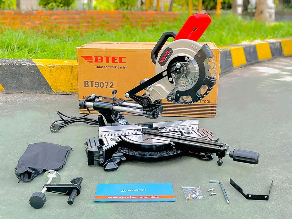 Động cơ BTEC BT9072 và lắp lưỡi cưa
