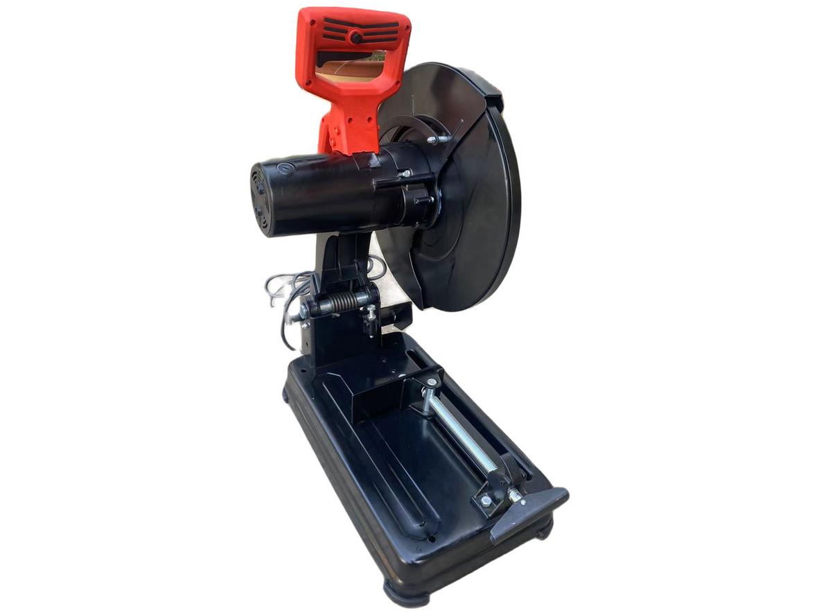 Động cơ dây đồng 100% cho độ bền cao và vận hành ổn định trong ca làm việc dài hàng ngày; image shows motor close-up with copper windings visible in workshop lighting; high-detail, realistic photo; ratio 4:3; neutral background; color-corrected; studio-quality lighting; focus on windings; shallow depth of field; no people in frame; clear branding on motor casing; wear-resistant finish; contextual metal shavings nearby; dynamic angle showing motor mounts; high resolution 3000x2000; safe for e-commerce use; no text overlay; natural shadows; crisp metal textures; consistent color grading; export as JPG 72dpi.