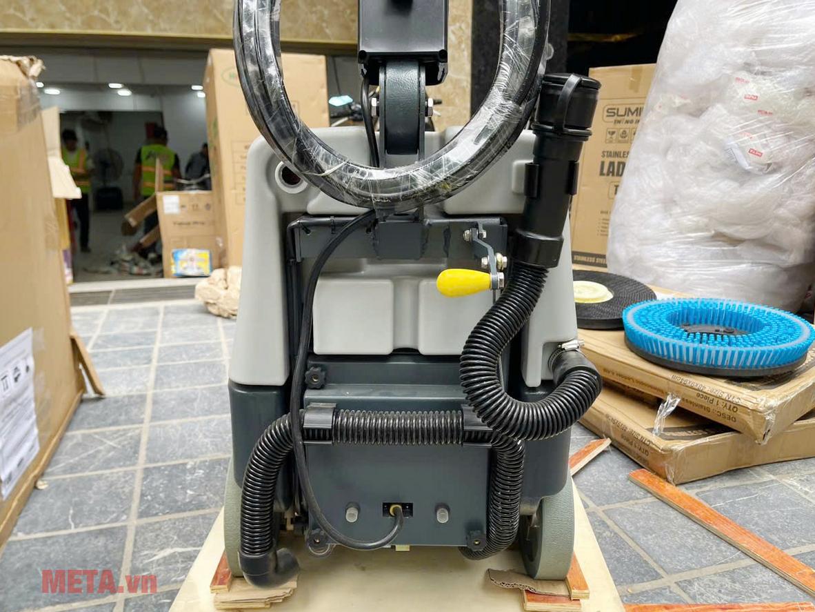 Bình chứa lớn cho phép làm việc liên tục, phù hợp với không gian có diện tích vừa-vừa lớn.