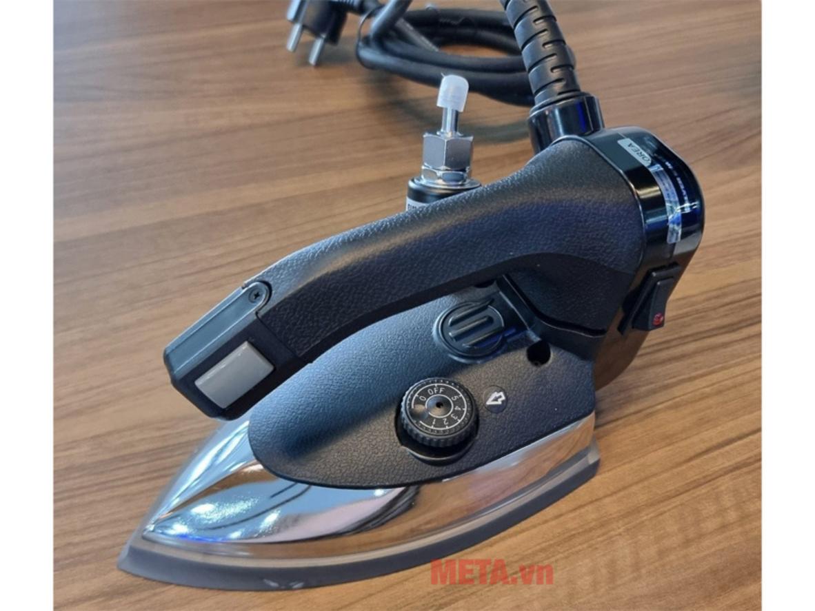 Hơi nước 1200W — ủi nhanh, phẳng mượt