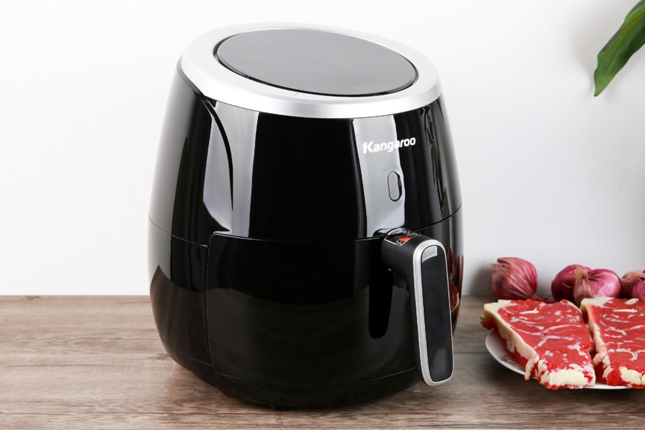 2000W và dải nhiệt 80–200°C, 8 chương trình nấu.