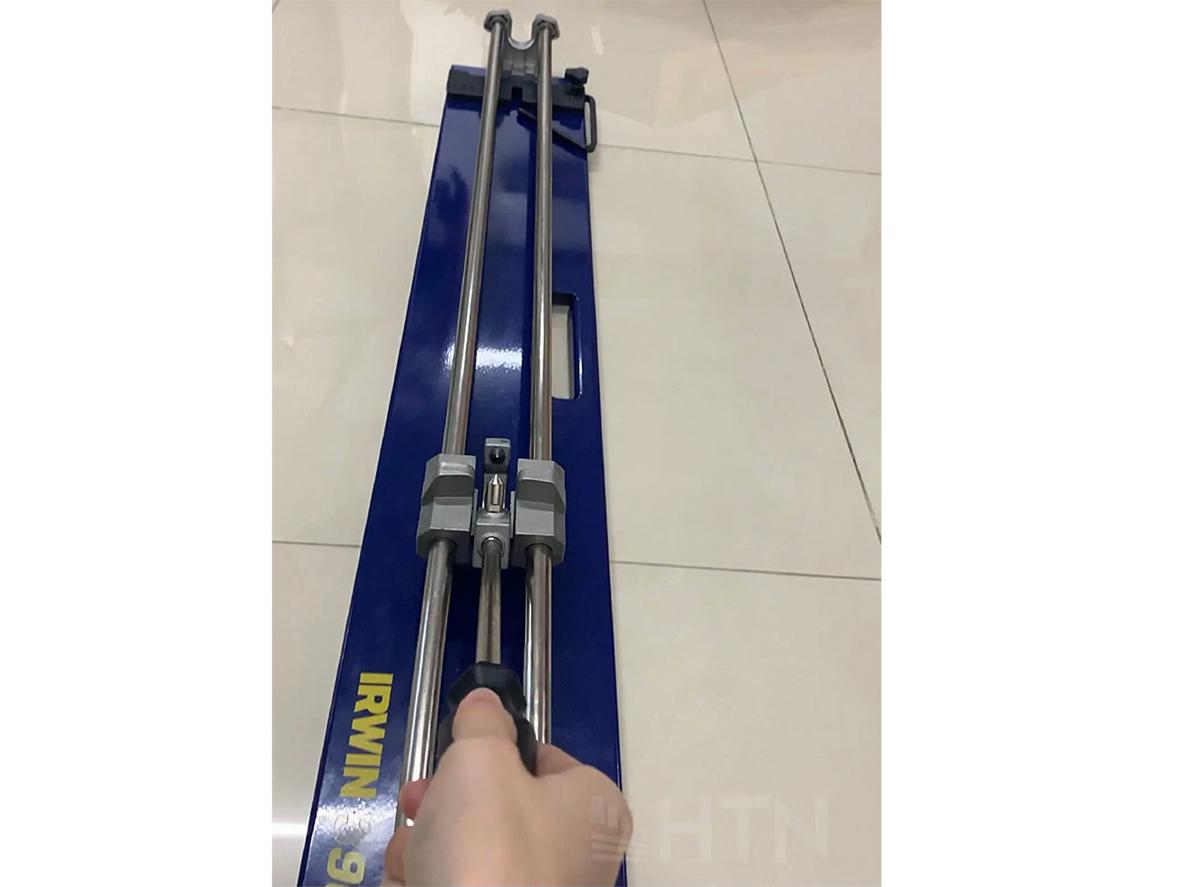 Khung hợp kim thép chắc chắn, dễ di chuyển