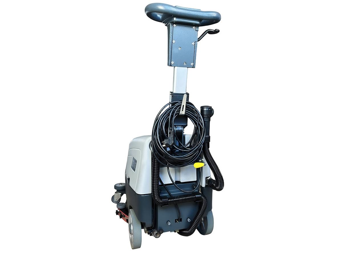Motor mạnh mẽ giúp chà sạch & hút khô hiệu quả