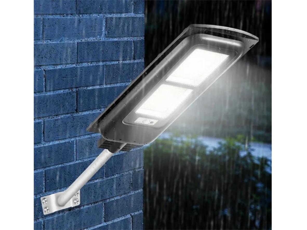 Kích thước gọn và thiết kế lắp nhanh, phù hợp nhiều vị trí.