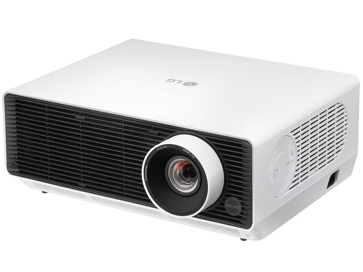 Lens shift và zoom cho phép đặt máy ở nhiều vị trí, vẫn căn chỉnh hình ảnh chuẩn.