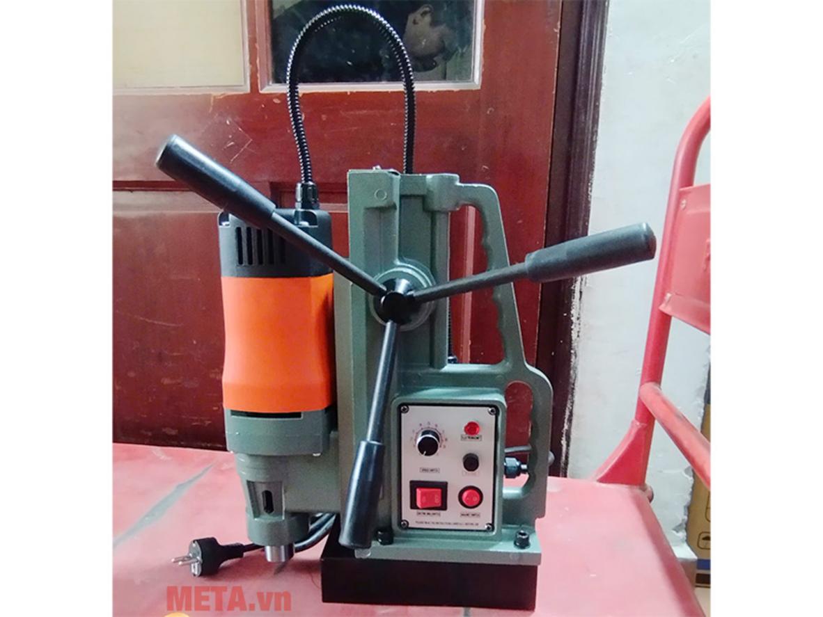 Đế từ bám chắc (~16.500N)