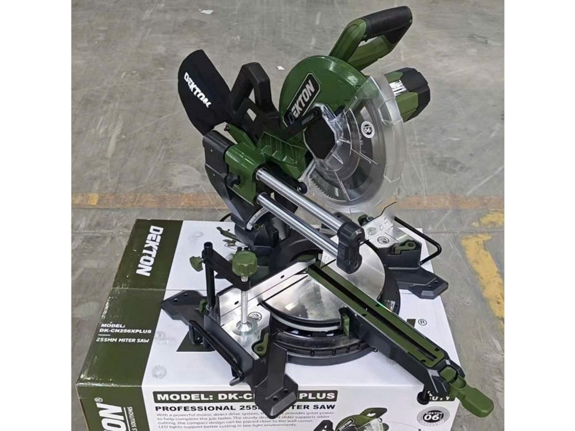 Hệ trượt chính xác và khả năng cắt nghiêng 0–45° cho các góc hoàn thiện.