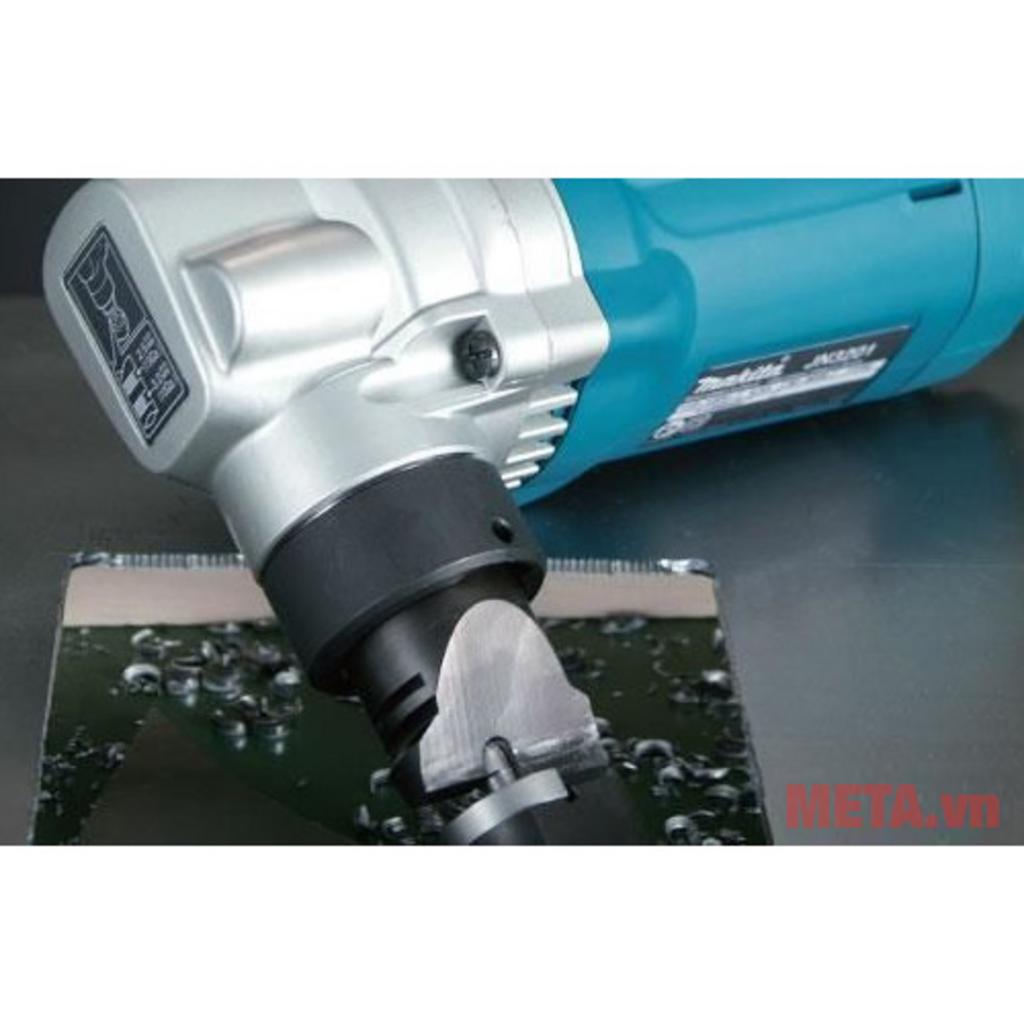 Demonstration: Máy JN3201 cắt nhanh trên tấm thép dày 3.2mm (thực tế thi công). (Ảnh/clip ngắn đề xuất).