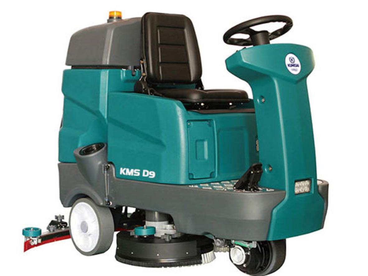 Cận cảnh motor và bàn chải đang hoạt động, minh họa lực ép và hiệu quả chà.