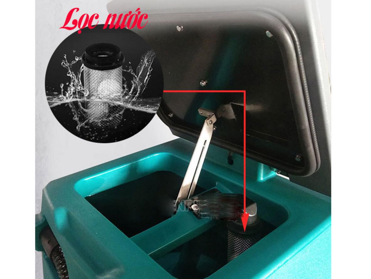 Tổng quan Máy chà sàn ngồi lái Kumisai KMS D8