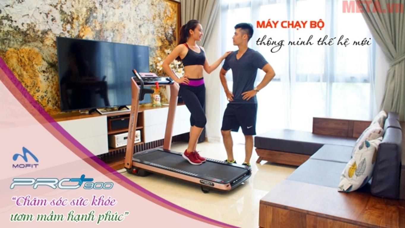Motor DC 2.5HP của Mofit PRO900 — bền bỉ cho luyện tập hàng ngày; image: close-up of motor / power panel; imagePrompt: 'Close-up of treadmill motor and control panel, clean studio lighting'