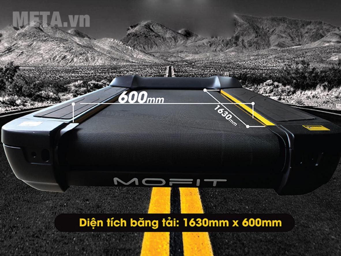Khung thép chịu lực và tải trọng 200kg; imagePrompt: Side view showing robust frame and user running at high speed.