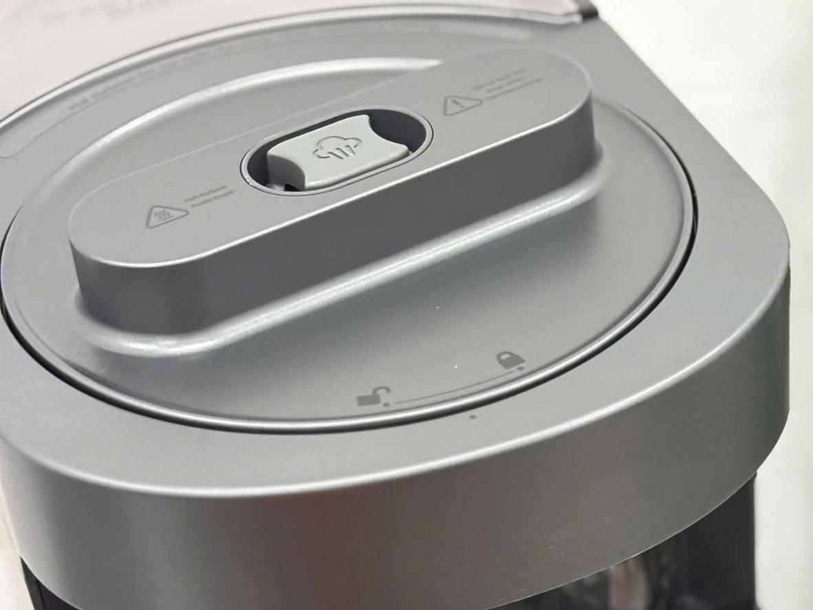 Tổng quan Máy làm sữa hạt Joyoung Y1-UK01