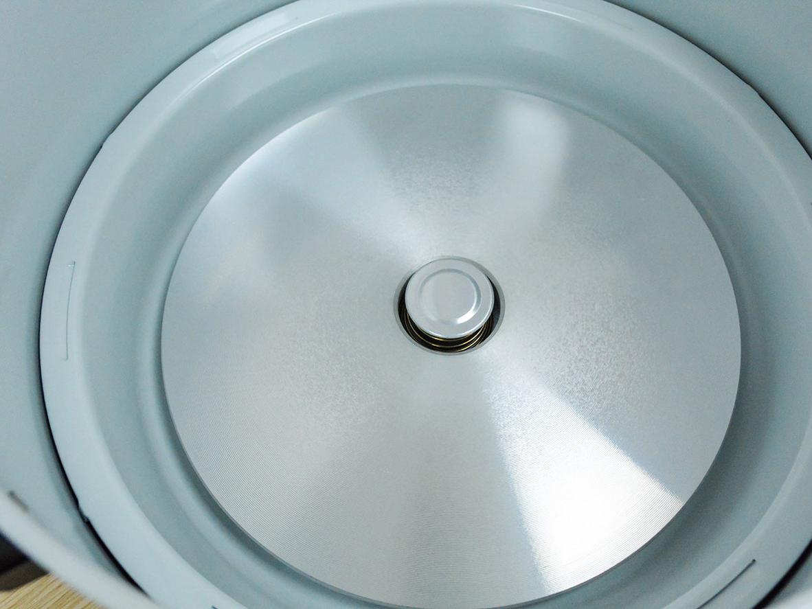 Nắp rời dễ tháo lắp Sharp KSH-D44V