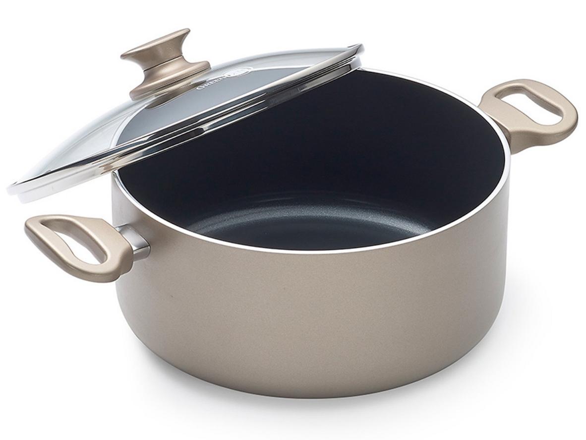 Dung tích 24cm ~4.9L — phù hợp cho gia đình