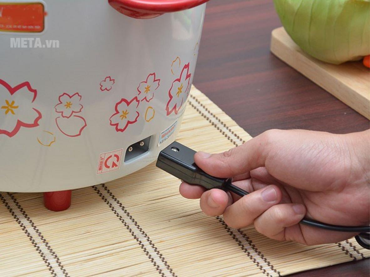 2 chế độ Cook/Warm, phù hợp bữa cơm gia đình.