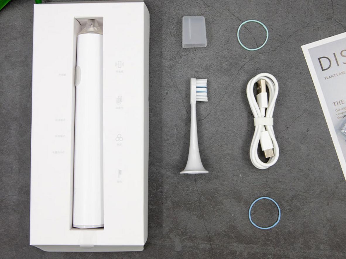 Pin 700mAh — sử dụng lâu, sạc USB-C tiện lợi