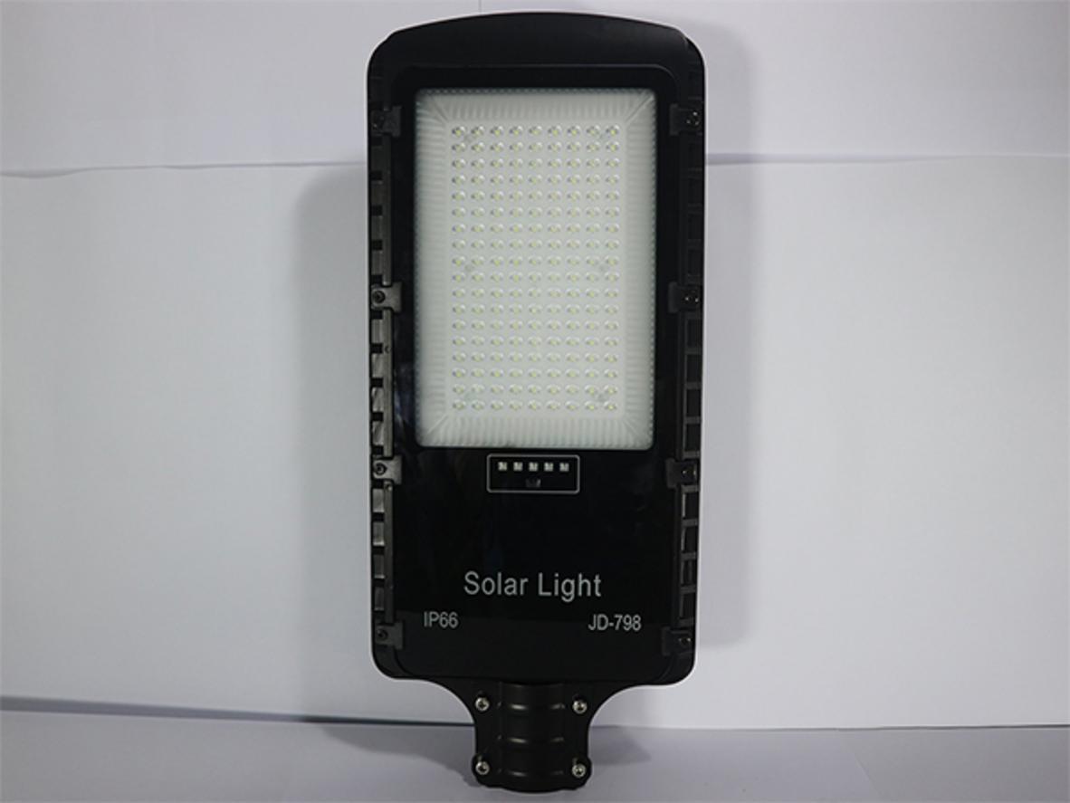 Pin Li-ion 54.000 mAh - thời gian sáng 10–15 giờ