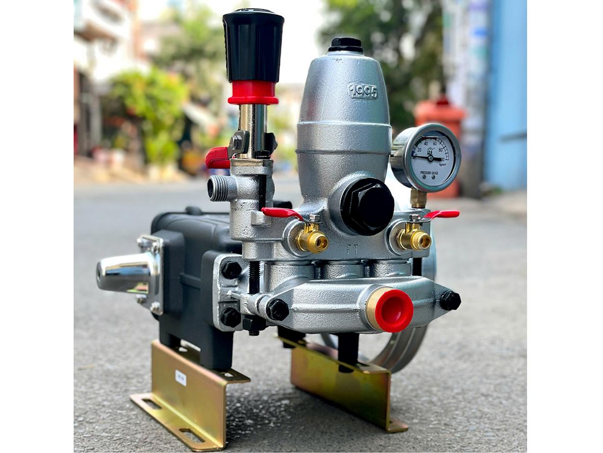 Piston sứ 30mm: ít mài mòn, chịu nhiệt tốt.