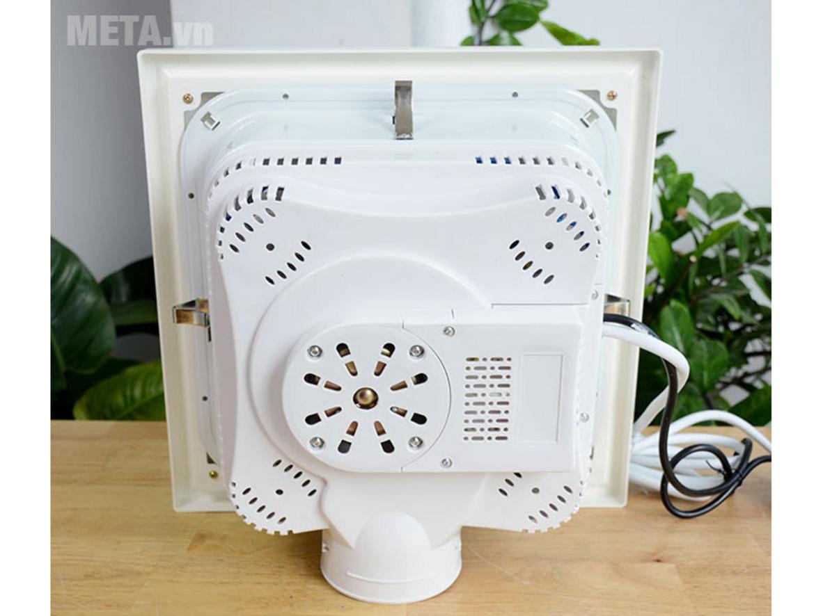 Quạt thông gió và đèn chiếu sáng tích hợp.