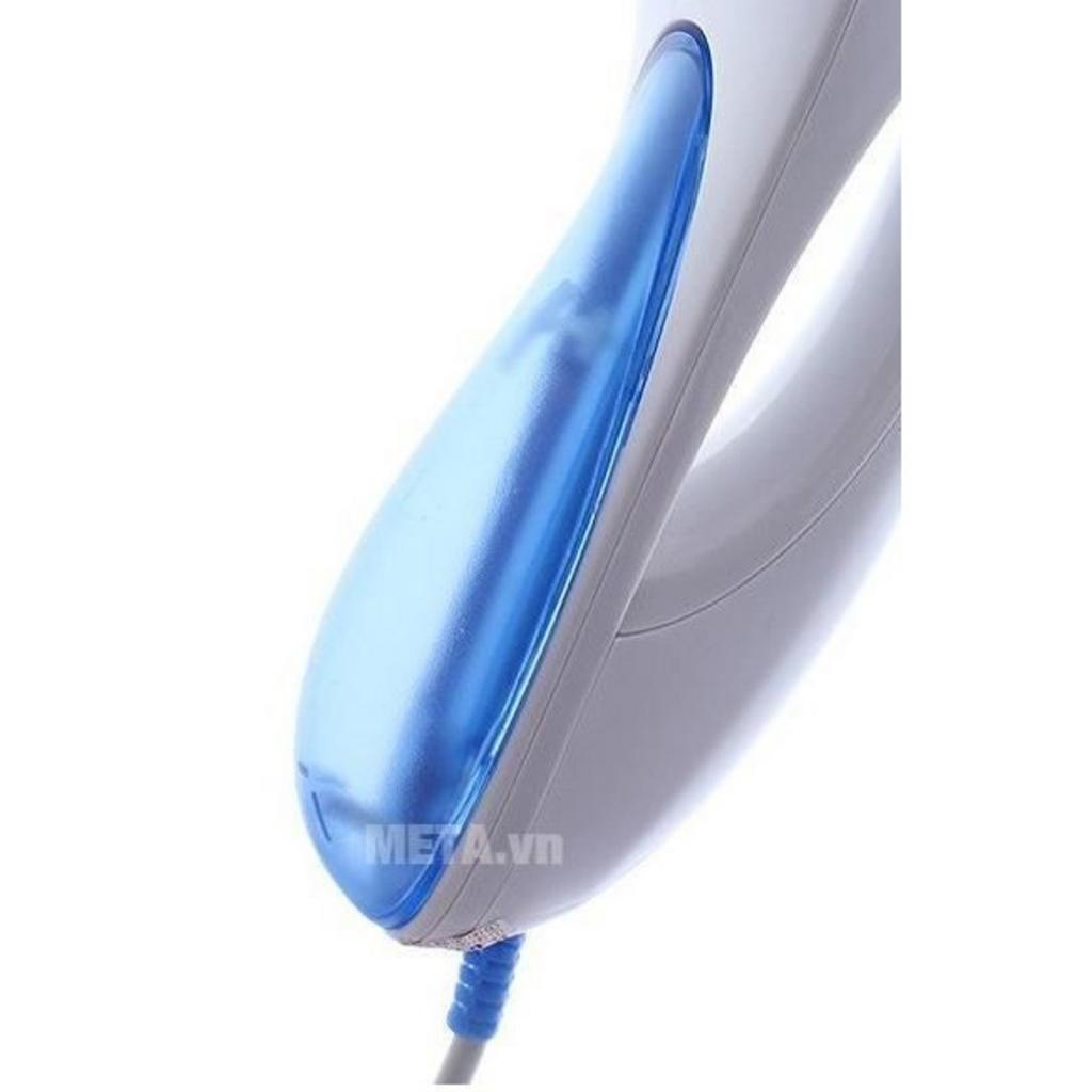 Hơi turbo giúp ủi phẳng nếp chỉ với vài lượt lướt.