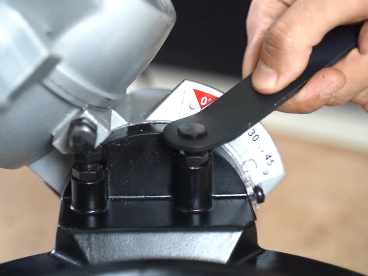 Kích thước nhỏ gọn, trọng lượng vừa phải thuận tiện di chuyển.