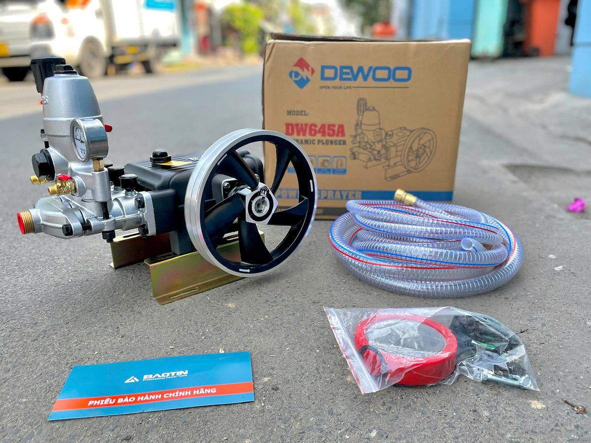 Tương thích mô tơ 5.5–7.5HP, lắp đặt nhanh chóng.