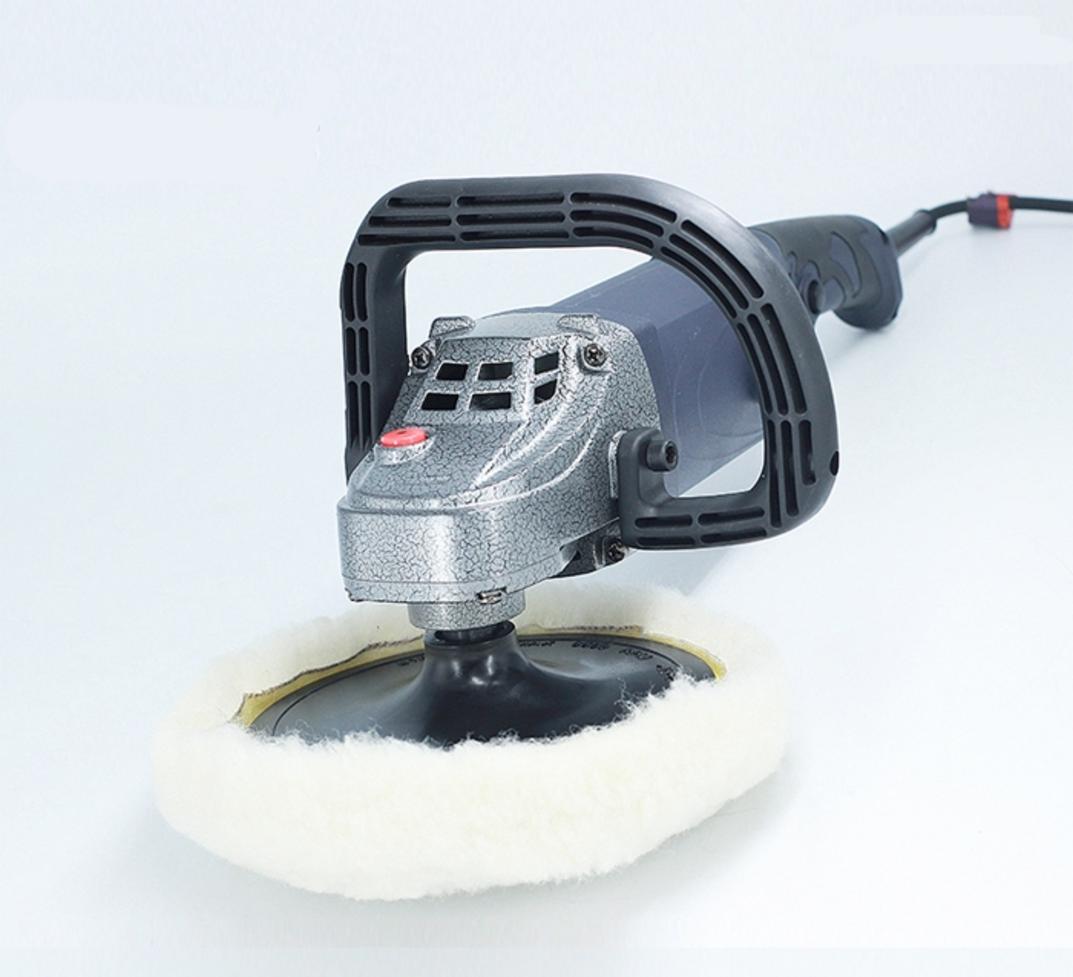 Động cơ 1300W hỗ trợ đánh bóng nhanh và ổn định.