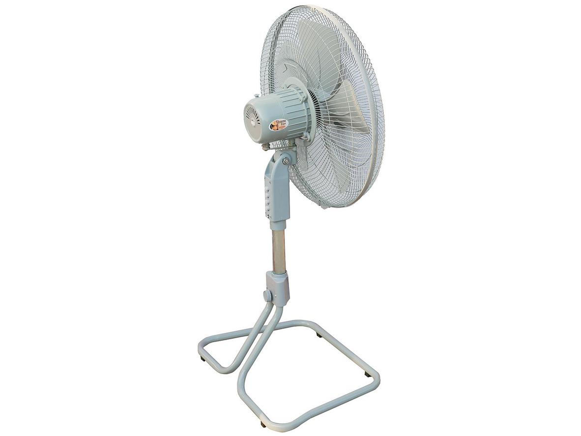 3 tốc độ gió và chiều cao điều chỉnh 120-160cm