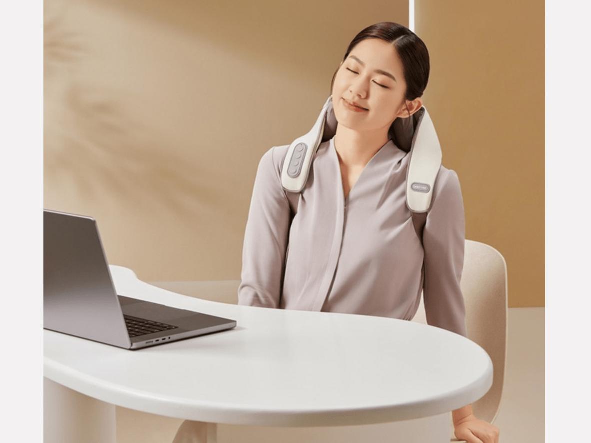 6 đầu massage 4+2 mô phỏng thao tác bàn tay thật.