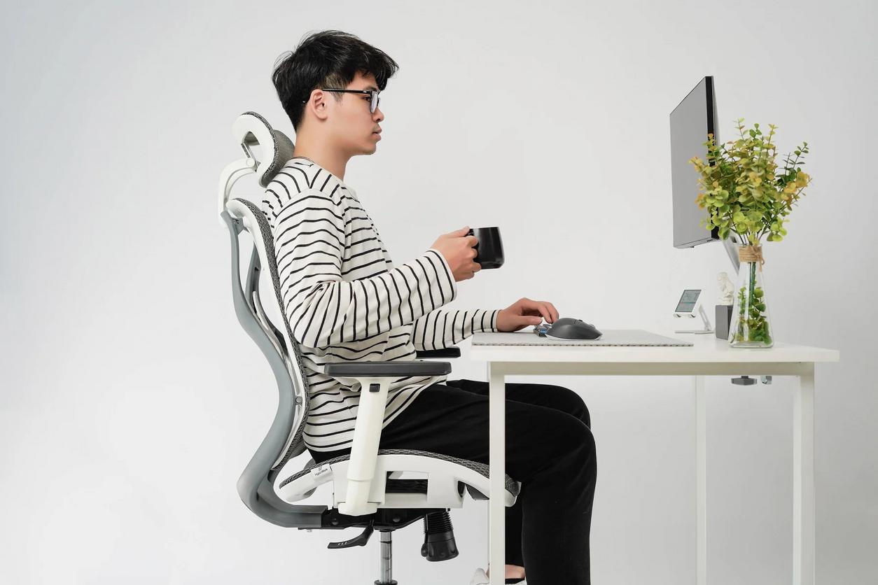 Ghế gaming công thái học phù hợp người cần vừa làm việc vừa giải trí thời gian dài.