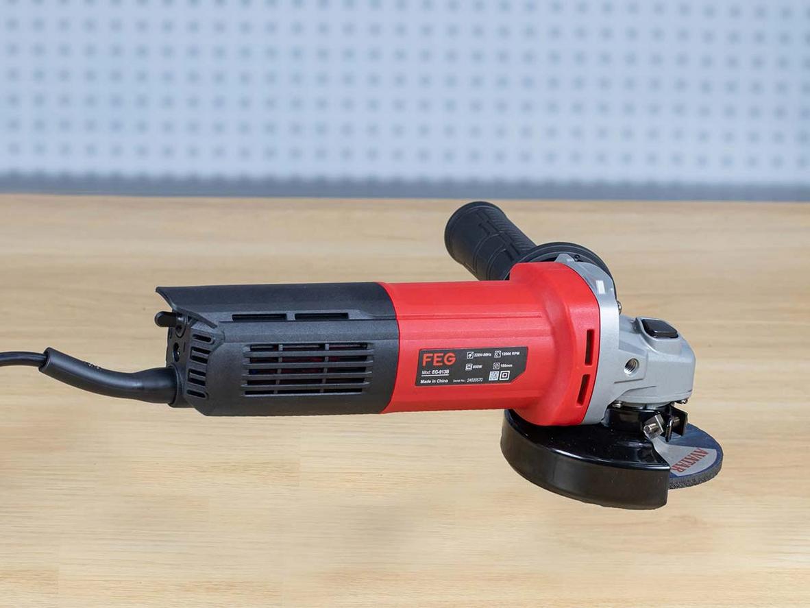 850W và 12.000 vòng/phút giúp cắt mài nhanh hơn.