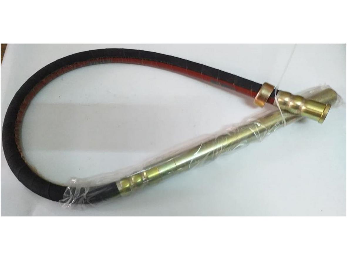 Công suất 960W và tốc độ 4.600 vòng/phút mang lại lực đầm ổn định, nhanh gọn.