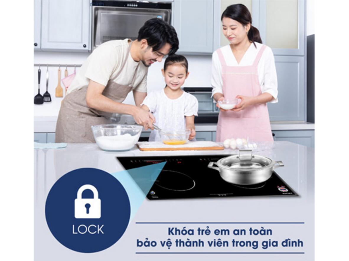 4400W tổng công suất giúp nấu nhanh và linh hoạt.
